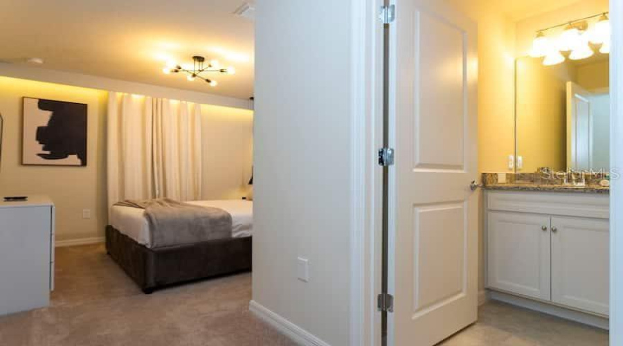 DAVENPORT, Florida 33897, 5 Bedrooms Bedrooms, ,4 BathroomsBathrooms,Residential,For Sale,PARADISE,0,MFRO6327268