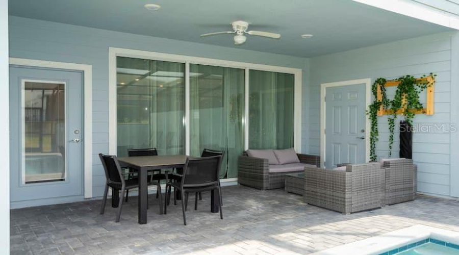 DAVENPORT, Florida 33897, 5 Bedrooms Bedrooms, ,4 BathroomsBathrooms,Residential,For Sale,PARADISE,0,MFRO6327268