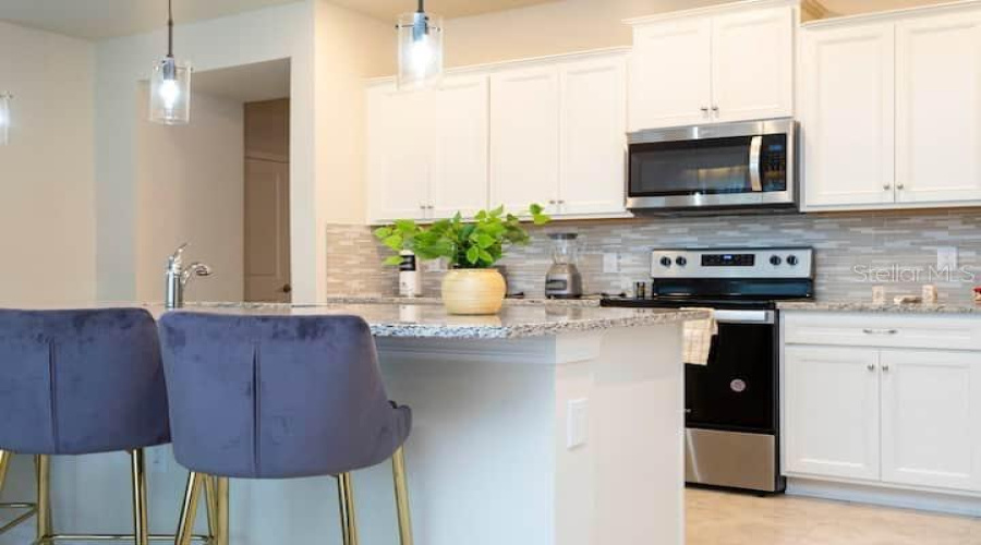 DAVENPORT, Florida 33897, 5 Bedrooms Bedrooms, ,4 BathroomsBathrooms,Residential,For Sale,PARADISE,0,MFRO6327268