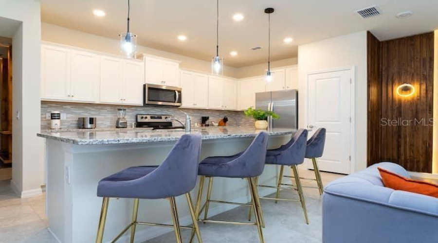 DAVENPORT, Florida 33897, 5 Bedrooms Bedrooms, ,4 BathroomsBathrooms,Residential,For Sale,PARADISE,0,MFRO6327268