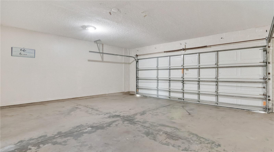 KISSIMMEE, Florida 34746, 4 Bedrooms Bedrooms, ,3 BathroomsBathrooms,Residential,For Sale,EAGLE POINTE,0,MFRO6326374