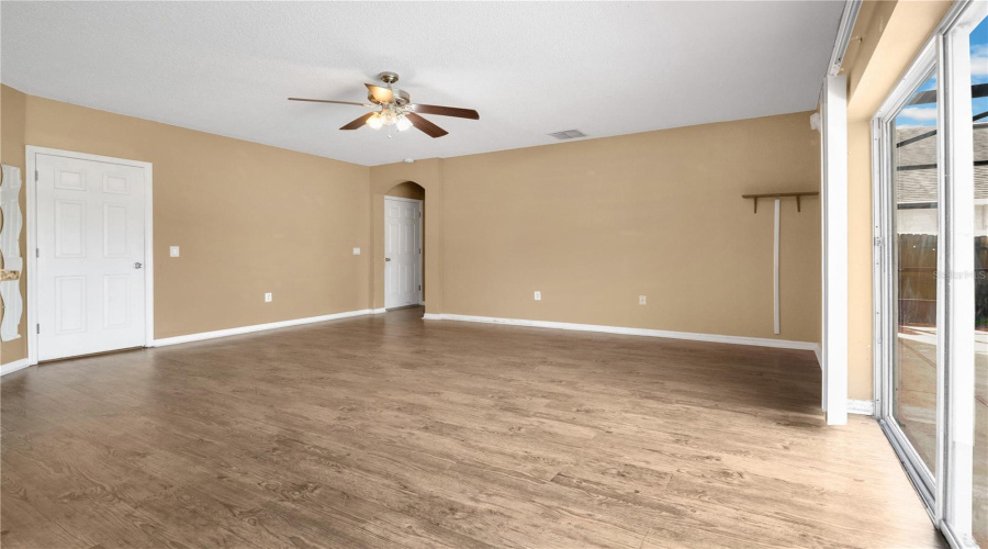 KISSIMMEE, Florida 34746, 4 Bedrooms Bedrooms, ,3 BathroomsBathrooms,Residential,For Sale,EAGLE POINTE,0,MFRO6326374