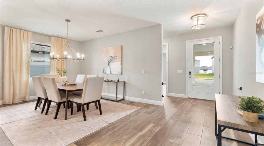 Dining Room / Foyer