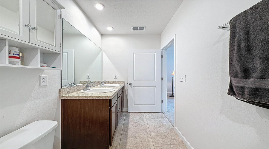 DAVENPORT, Florida 33837, 4 Bedrooms Bedrooms, ,2 BathroomsBathrooms,Residential,For Sale,BUTTON SAGE,0,MFRO6327891