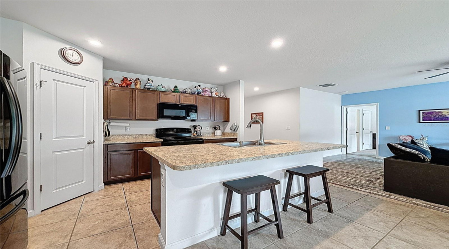 DAVENPORT, Florida 33837, 4 Bedrooms Bedrooms, ,2 BathroomsBathrooms,Residential,For Sale,BUTTON SAGE,0,MFRO6327891