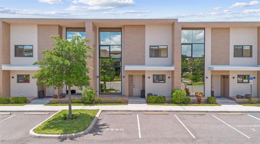 KISSIMMEE, Florida 34747, 3 Bedrooms Bedrooms, ,3 BathroomsBathrooms,Residential,For Sale,BROOKLYN,0,MFRO6327790