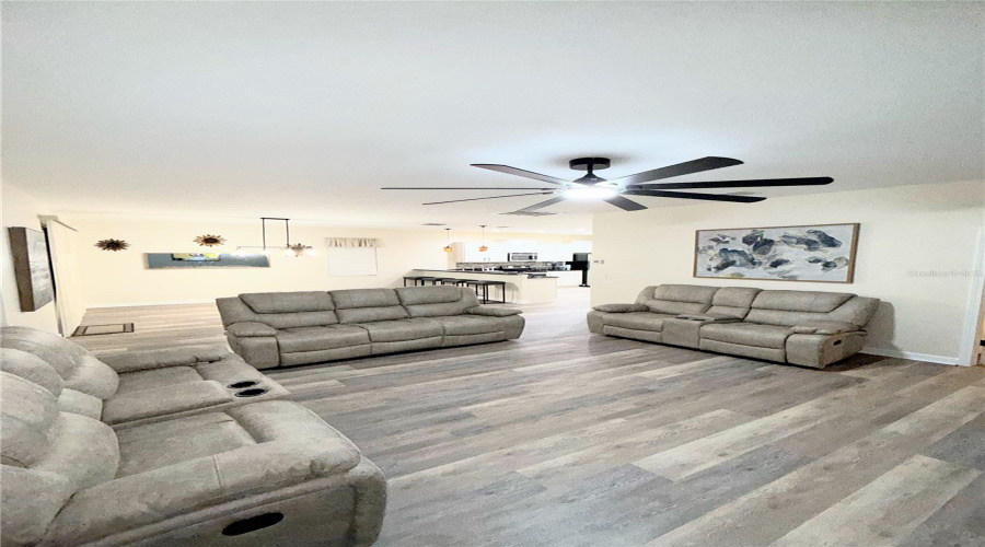 DAVENPORT, Florida 33896, 5 Bedrooms Bedrooms, ,4 BathroomsBathrooms,Residential,For Sale,MOON VALLEY,0,MFRS5131126