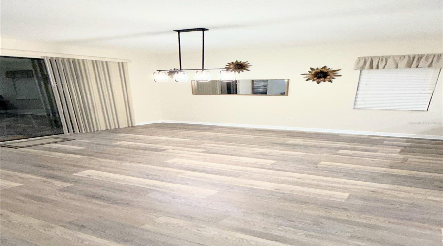 DAVENPORT, Florida 33896, 5 Bedrooms Bedrooms, ,4 BathroomsBathrooms,Residential,For Sale,MOON VALLEY,0,MFRS5131126