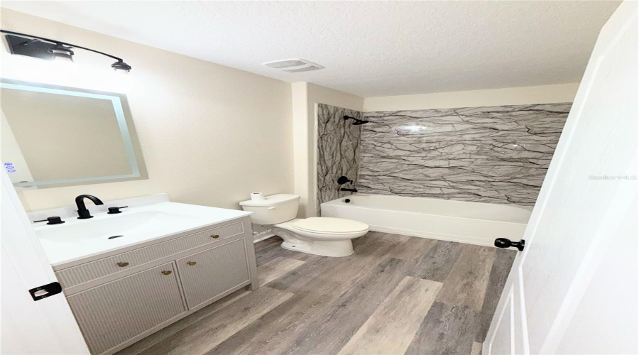 DAVENPORT, Florida 33896, 5 Bedrooms Bedrooms, ,4 BathroomsBathrooms,Residential,For Sale,MOON VALLEY,0,MFRS5131126