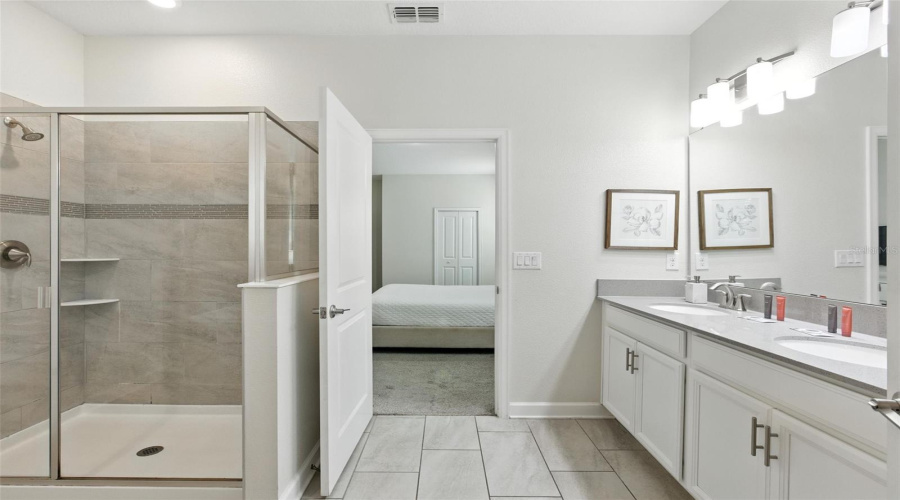 DAVENPORT, Florida 33896, 9 Bedrooms Bedrooms, ,5 BathroomsBathrooms,Residential,For Sale,CRUDEN BAY,0,MFRO6321603
