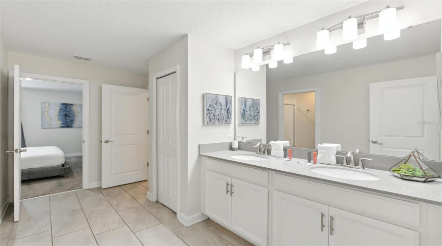 DAVENPORT, Florida 33896, 9 Bedrooms Bedrooms, ,5 BathroomsBathrooms,Residential,For Sale,CRUDEN BAY,0,MFRO6321603