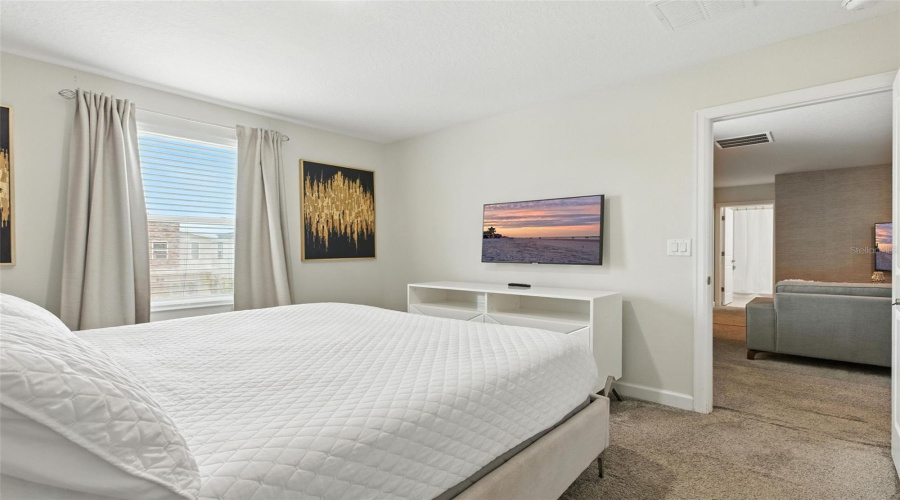 DAVENPORT, Florida 33896, 9 Bedrooms Bedrooms, ,5 BathroomsBathrooms,Residential,For Sale,CRUDEN BAY,0,MFRO6321603