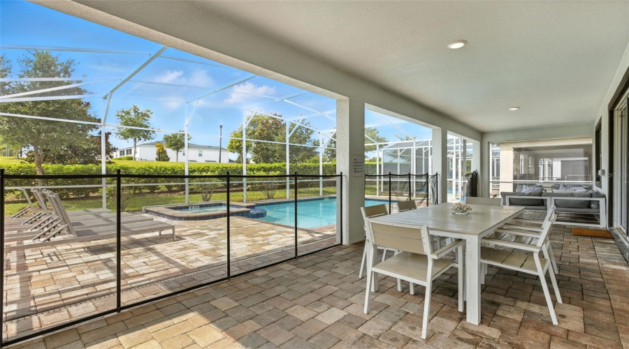 DAVENPORT, Florida 33896, 9 Bedrooms Bedrooms, ,5 BathroomsBathrooms,Residential,For Sale,CRUDEN BAY,0,MFRO6321603