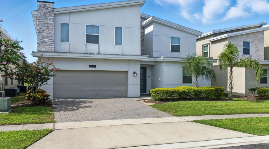 DAVENPORT, Florida 33896, 9 Bedrooms Bedrooms, ,5 BathroomsBathrooms,Residential,For Sale,CRUDEN BAY,0,MFRO6321603