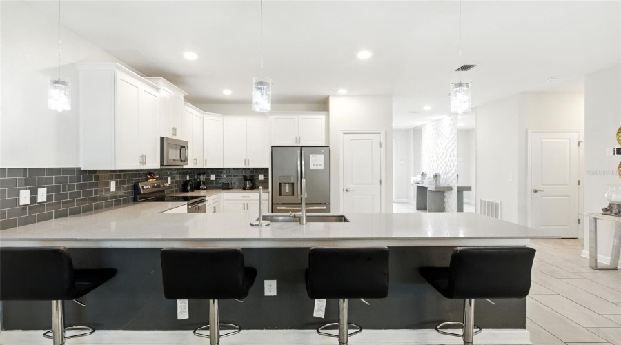 DAVENPORT, Florida 33896, 9 Bedrooms Bedrooms, ,5 BathroomsBathrooms,Residential,For Sale,CRUDEN BAY,0,MFRO6321603