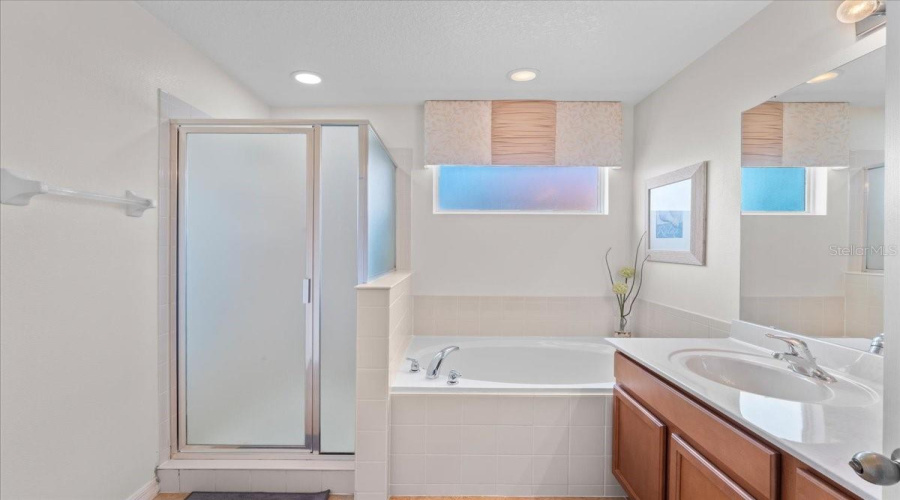 KISSIMMEE, Florida 34746, 6 Bedrooms Bedrooms, ,5 BathroomsBathrooms,Residential,For Sale,LAS FUENTES,0,MFRO6327906
