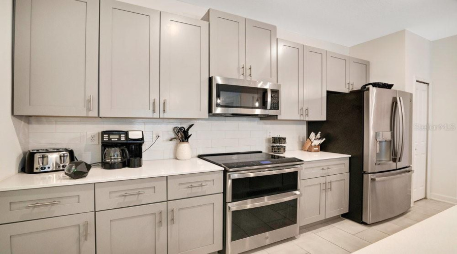 KISSIMMEE, Florida 34746, 4 Bedrooms Bedrooms, ,3 BathroomsBathrooms,Residential,For Sale,READING,0,MFRO6280511