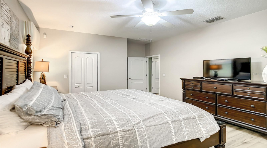DAVENPORT, Florida 33896, 8 Bedrooms Bedrooms, ,5 BathroomsBathrooms,Residential,For Sale,WEXFORD,0,MFRO6240717