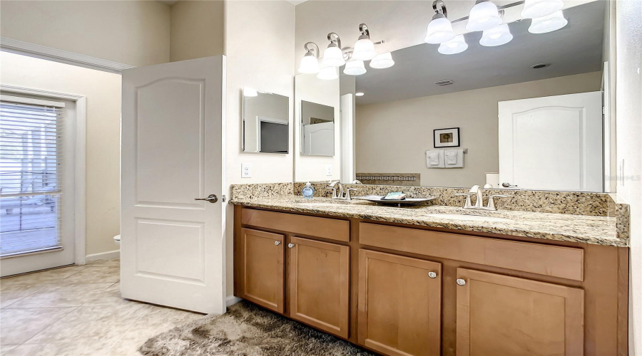 DAVENPORT, Florida 33896, 8 Bedrooms Bedrooms, ,5 BathroomsBathrooms,Residential,For Sale,WEXFORD,0,MFRO6240717