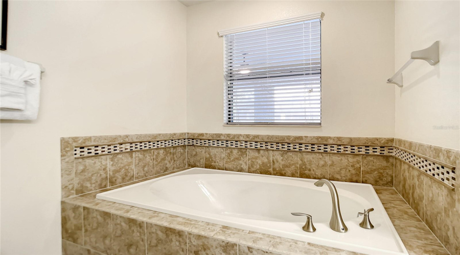 DAVENPORT, Florida 33896, 8 Bedrooms Bedrooms, ,5 BathroomsBathrooms,Residential,For Sale,WEXFORD,0,MFRO6240717