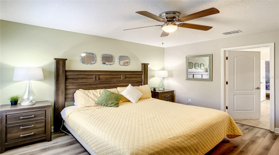 DAVENPORT, Florida 33896, 8 Bedrooms Bedrooms, ,5 BathroomsBathrooms,Residential,For Sale,WEXFORD,0,MFRO6240717