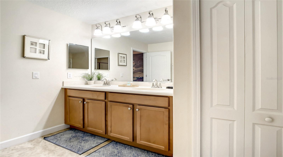 DAVENPORT, Florida 33896, 8 Bedrooms Bedrooms, ,5 BathroomsBathrooms,Residential,For Sale,WEXFORD,0,MFRO6240717