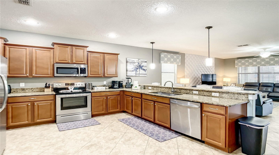 DAVENPORT, Florida 33896, 8 Bedrooms Bedrooms, ,5 BathroomsBathrooms,Residential,For Sale,WEXFORD,0,MFRO6240717