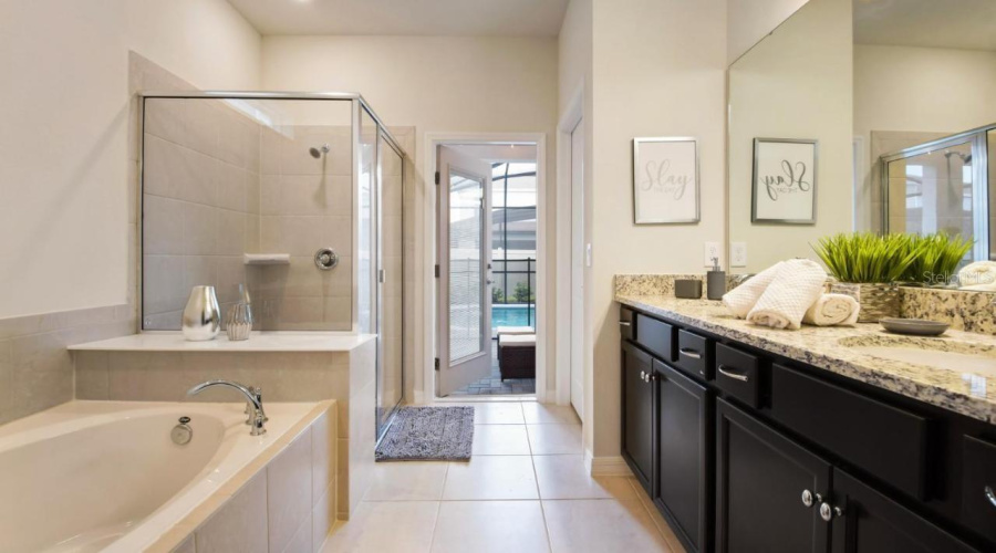 DAVENPORT, Florida 33897, 7 Bedrooms Bedrooms, ,5 BathroomsBathrooms,Residential,For Sale,LILAC,0,MFRS5120303