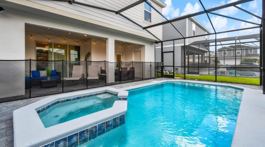 DAVENPORT, Florida 33897, 7 Bedrooms Bedrooms, ,5 BathroomsBathrooms,Residential,For Sale,LILAC,0,MFRS5120303