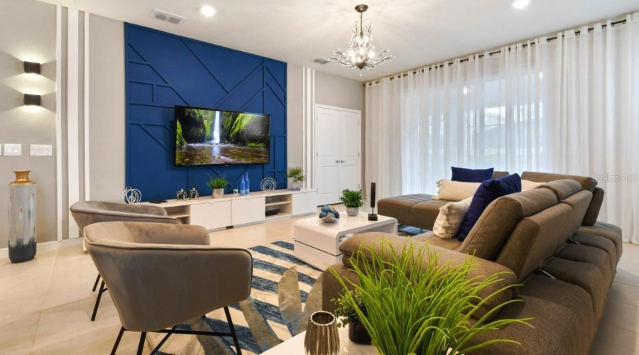 DAVENPORT, Florida 33897, 7 Bedrooms Bedrooms, ,5 BathroomsBathrooms,Residential,For Sale,LILAC,0,MFRS5120303