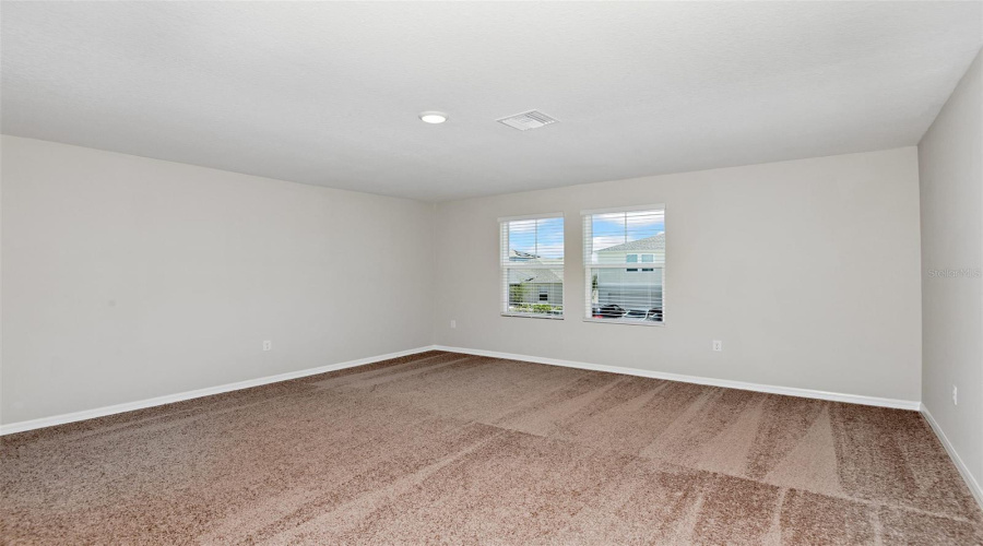 DAVENPORT, Florida 33837, 5 Bedrooms Bedrooms, ,3 BathroomsBathrooms,Residential,For Sale,RIVER BEACON,0,MFRTB8408530
