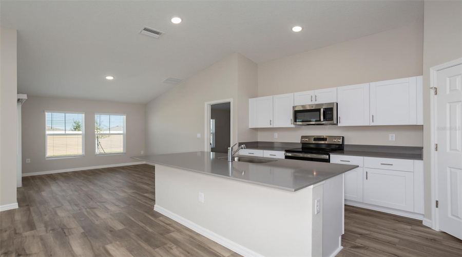 DAVENPORT, Florida 33837, 4 Bedrooms Bedrooms, ,2 BathroomsBathrooms,Residential,For Sale,RIVER BEACON,0,MFRTB8408537