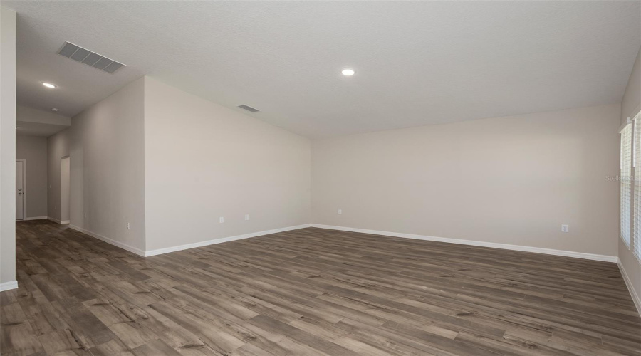 DAVENPORT, Florida 33837, 4 Bedrooms Bedrooms, ,2 BathroomsBathrooms,Residential,For Sale,RIVER BEACON,0,MFRTB8408537