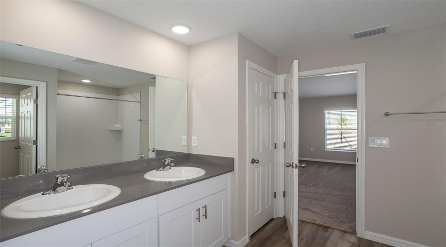 DAVENPORT, Florida 33837, 4 Bedrooms Bedrooms, ,2 BathroomsBathrooms,Residential,For Sale,RIVER BEACON,0,MFRTB8408537