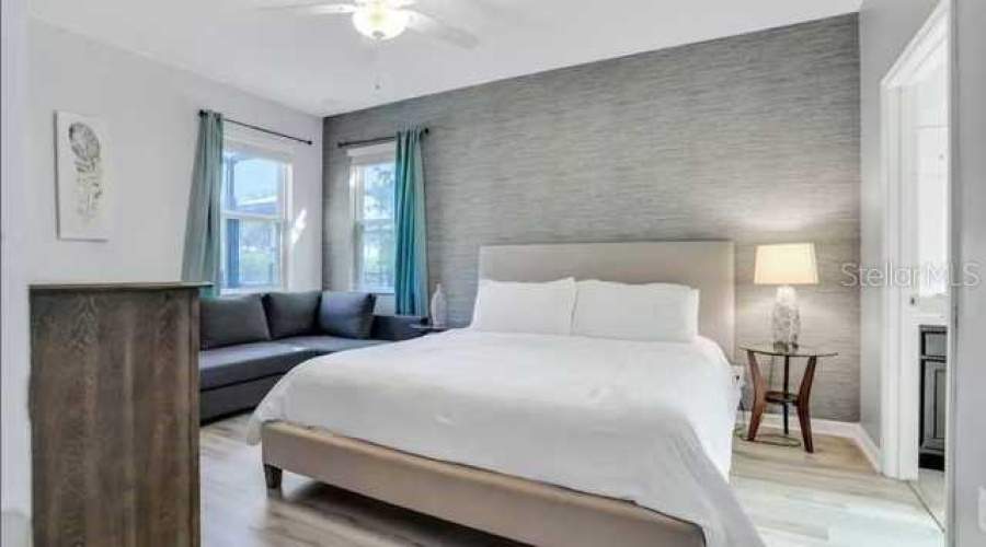 DAVENPORT, Florida 33837, 6 Bedrooms Bedrooms, ,4 BathroomsBathrooms,Residential,For Sale,ACORN,0,MFRG5099708
