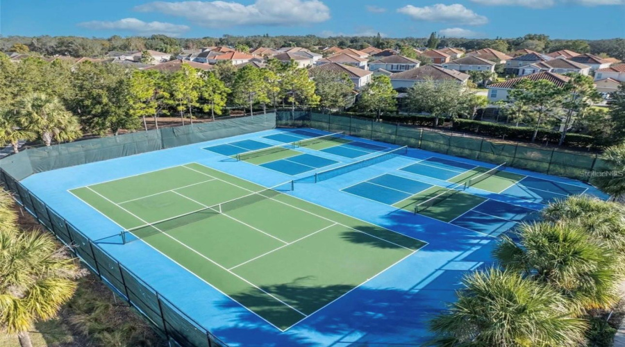 DAVENPORT, Florida 33837, 6 Bedrooms Bedrooms, ,4 BathroomsBathrooms,Residential,For Sale,ACORN,0,MFRG5099708