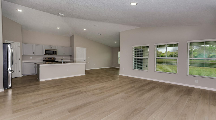 DAVENPORT, Florida 33837, 4 Bedrooms Bedrooms, ,2 BathroomsBathrooms,Residential,For Sale,RIVER BEACON,0,MFRTB8408546