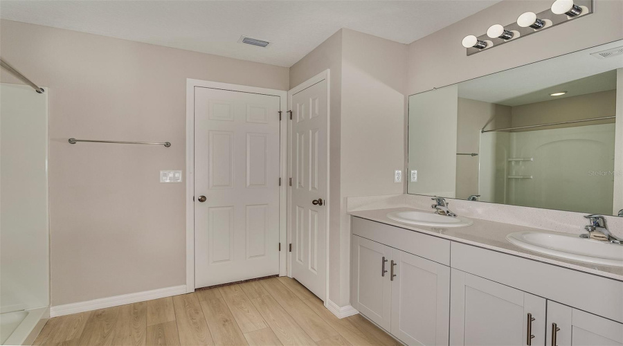 DAVENPORT, Florida 33837, 4 Bedrooms Bedrooms, ,2 BathroomsBathrooms,Residential,For Sale,RIVER BEACON,0,MFRTB8408546