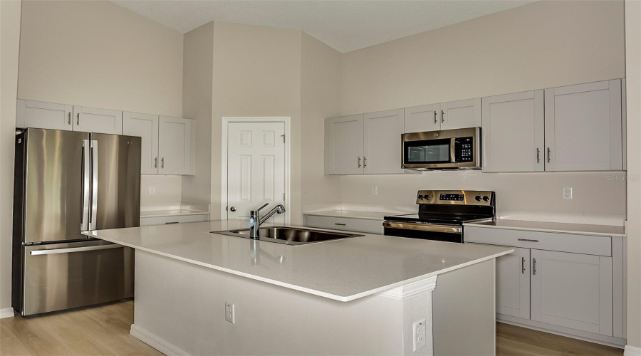 DAVENPORT, Florida 33837, 4 Bedrooms Bedrooms, ,2 BathroomsBathrooms,Residential,For Sale,RIVER BEACON,0,MFRTB8408546