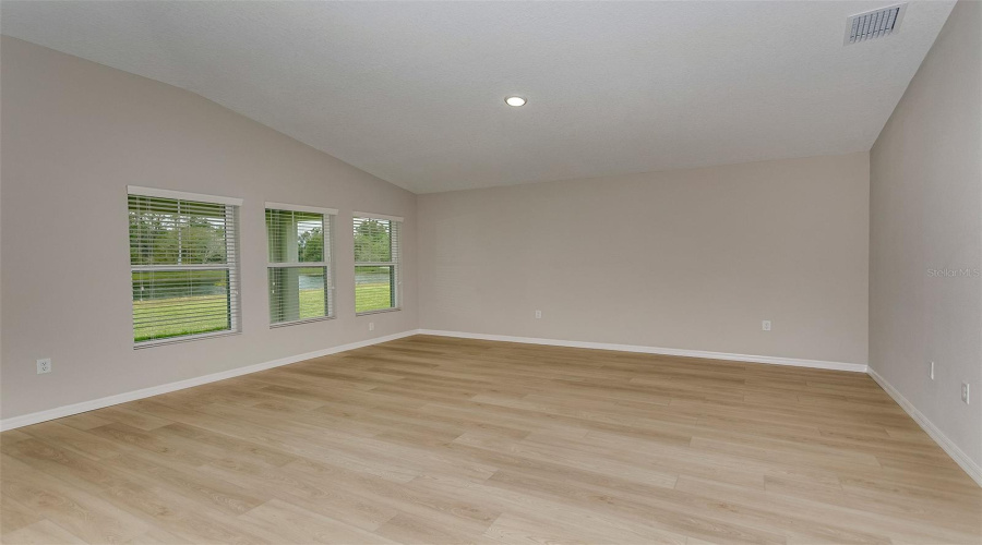 DAVENPORT, Florida 33837, 4 Bedrooms Bedrooms, ,2 BathroomsBathrooms,Residential,For Sale,RIVER BEACON,0,MFRTB8408546