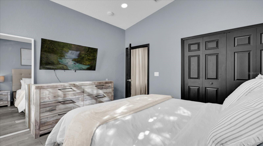 Guest bedroom 2