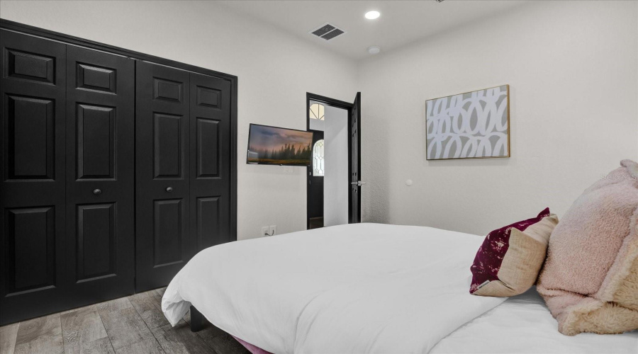 Guest bedroom 3