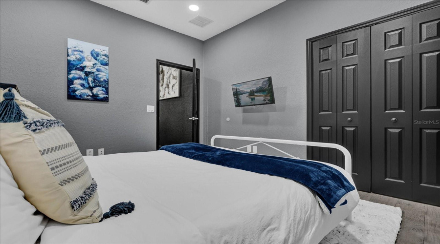 Guest bedroom 4