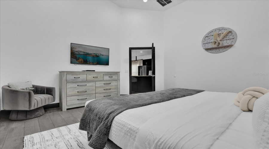 Primary suite