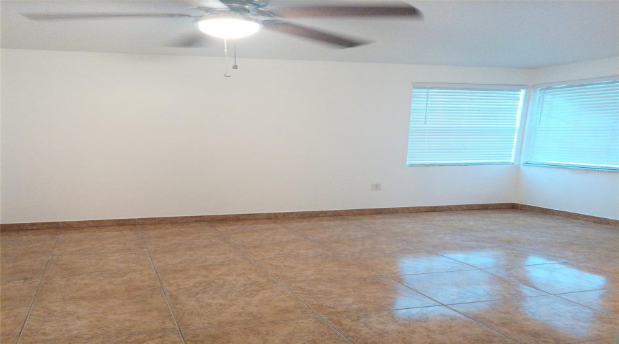 DAVENPORT, Florida 33897, 4 Bedrooms Bedrooms, ,3 BathroomsBathrooms,Residential,For Sale,COCONUT PALM,0,MFRS5130882