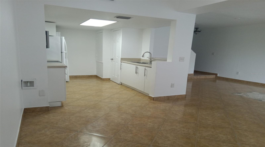 DAVENPORT, Florida 33897, 4 Bedrooms Bedrooms, ,3 BathroomsBathrooms,Residential,For Sale,COCONUT PALM,0,MFRS5130882