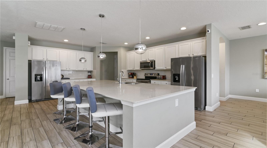 DAVENPORT, Florida 33837, 9 Bedrooms Bedrooms, ,7 BathroomsBathrooms,Residential,For Sale,OAKWOOD,0,MFRL4948746