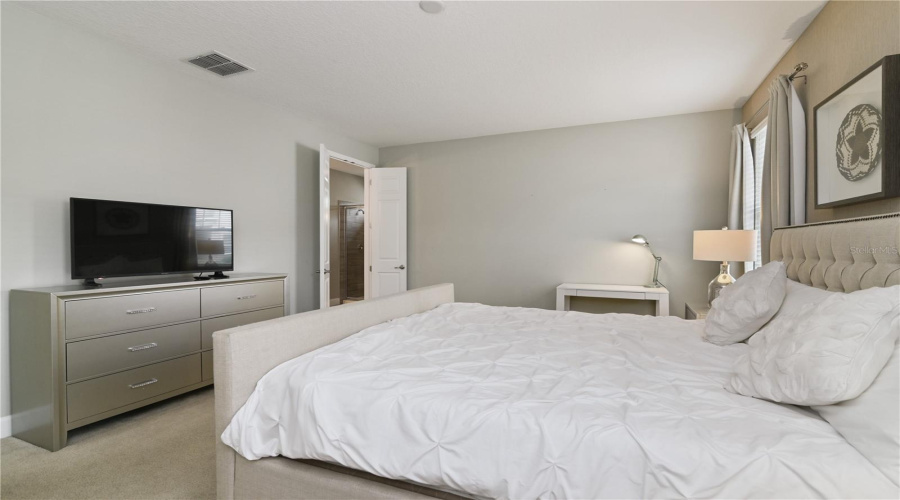 DAVENPORT, Florida 33837, 9 Bedrooms Bedrooms, ,7 BathroomsBathrooms,Residential,For Sale,OAKWOOD,0,MFRL4948746