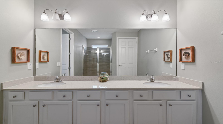 DAVENPORT, Florida 33837, 9 Bedrooms Bedrooms, ,7 BathroomsBathrooms,Residential,For Sale,OAKWOOD,0,MFRL4948746
