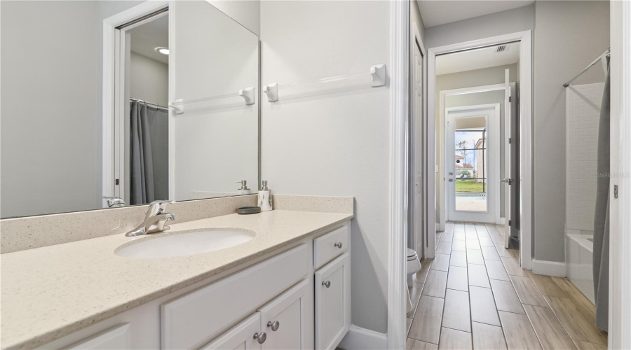 DAVENPORT, Florida 33837, 9 Bedrooms Bedrooms, ,7 BathroomsBathrooms,Residential,For Sale,OAKWOOD,0,MFRL4948746